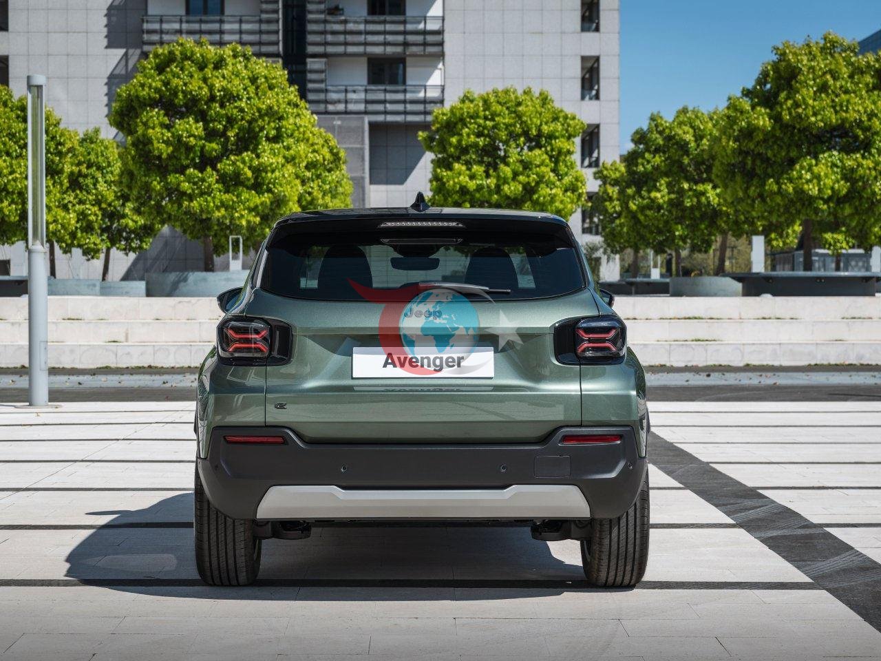 Jeep Avengerning orqa ko'rinishi