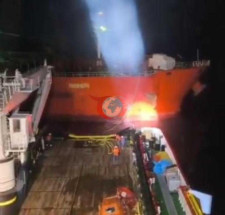 Tonlarca petrol yüklü Rus gemisi Marmara adası açıklarında arızalandı