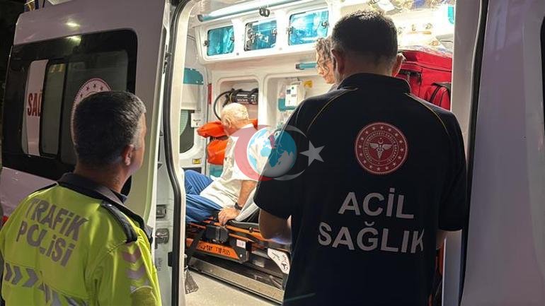 Direksiyon başında kalp krizi geçiren yaşlı adamın imdadına polis memurları yetişti