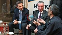 Vazir Bayraktar Hakkarida fuqarolar bilan suhbatlashdi: U yuksalishning sharqiy klassi 