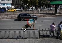 Қаракөйде жолды кесіп өту - жаяу жүргіншілерге арналған 100 метрлік сынақ. class=