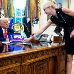 Oq uyni larzaga keltirgan da'vo: Melaniya Trampni taxminlar 