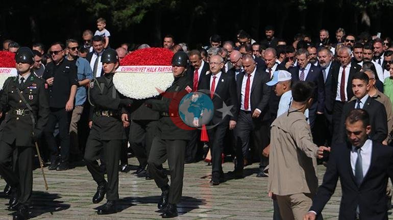 CHPnin 103. kuruluş yıl dönümünde Kılıçdaroğlundan Anıtkabire ziyaret