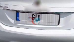 Plakadaki tek harfi siyah bantla değiştirdi Sürücüye 140 bin TL ceza kesildi