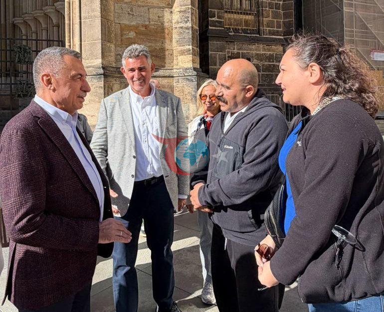 TBMM Dışişleri Komisyonu Başkanı Oktay, Pragda AFAD personelinin nikah şahidi oldu