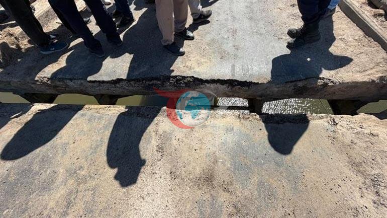 İki ilçeyi bağlayan köprüde 20 santimlik açıklık oluştu Geçiş yasaklandı