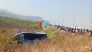 Halk otobüsü tarlaya uçtu: 1 yaralı