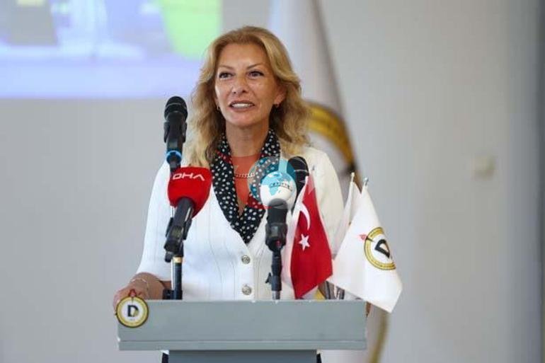 Türkiyənin ilk liseyi süni intellekt bölməsi olan Dəmirören Media Liseyində birinci sinif zəngi çalındı.