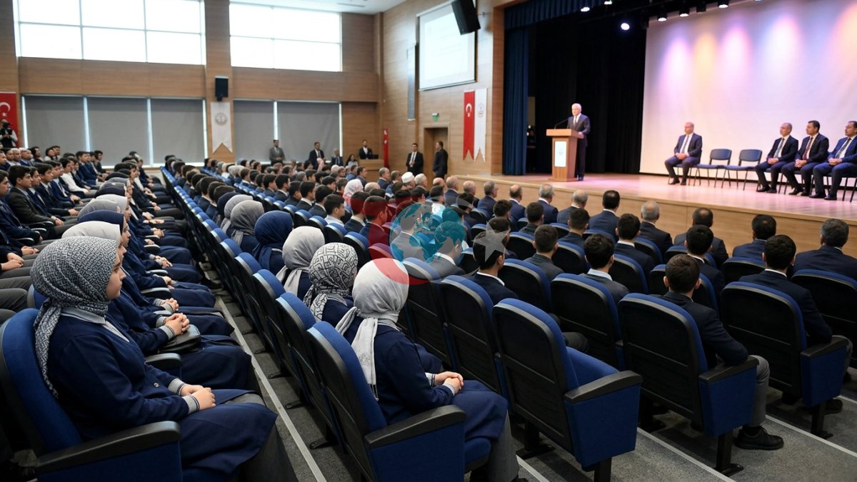 Kadıköy Anadolu İmam Hatip Liseyində Yeni Təhsil İli Başladı: MSÜ rektoru Afyoncu və AA baş direktoru Karagözdən tarixi mesajlar