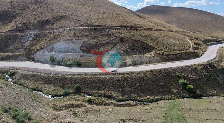 Erzurumda gizemli yol Motor kapalı araçlar yokuş yukarı çıkıyor