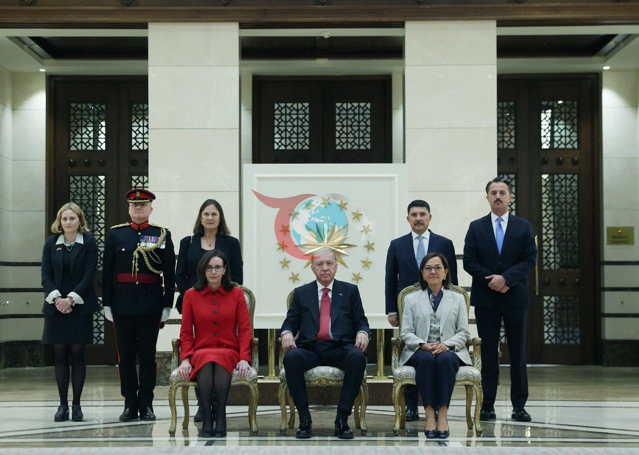 Prezident Rejep Taýyp Erdogan we Iňlis ilçisi Jennifer Elizelizaweta Anderson