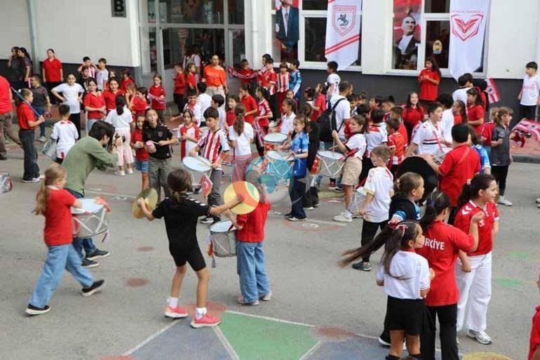 Samsunspor o'zining kichik muxlislarini notebook kampaniyasida birlashtirdi