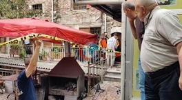 Son xəbər... Fatihdəki valyutadəyişmə məntəqəsində dəhşət!İstanbulda ölü və yıxılan insanlar var.