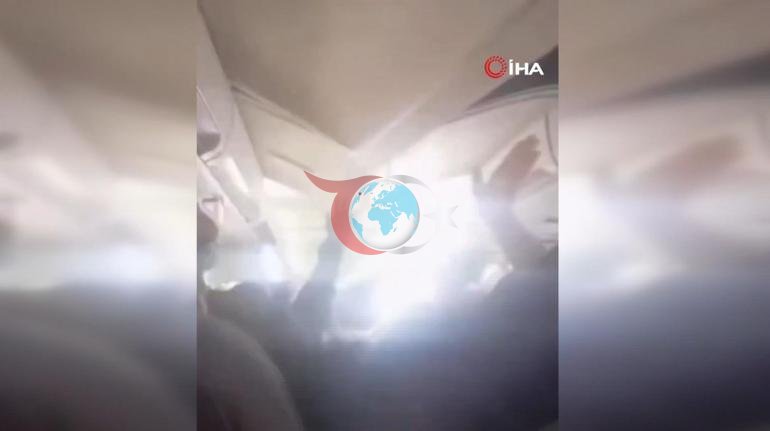 Yolcu uçağında korkunç anlar kamerada Kabinin tavanı böyle çöktü