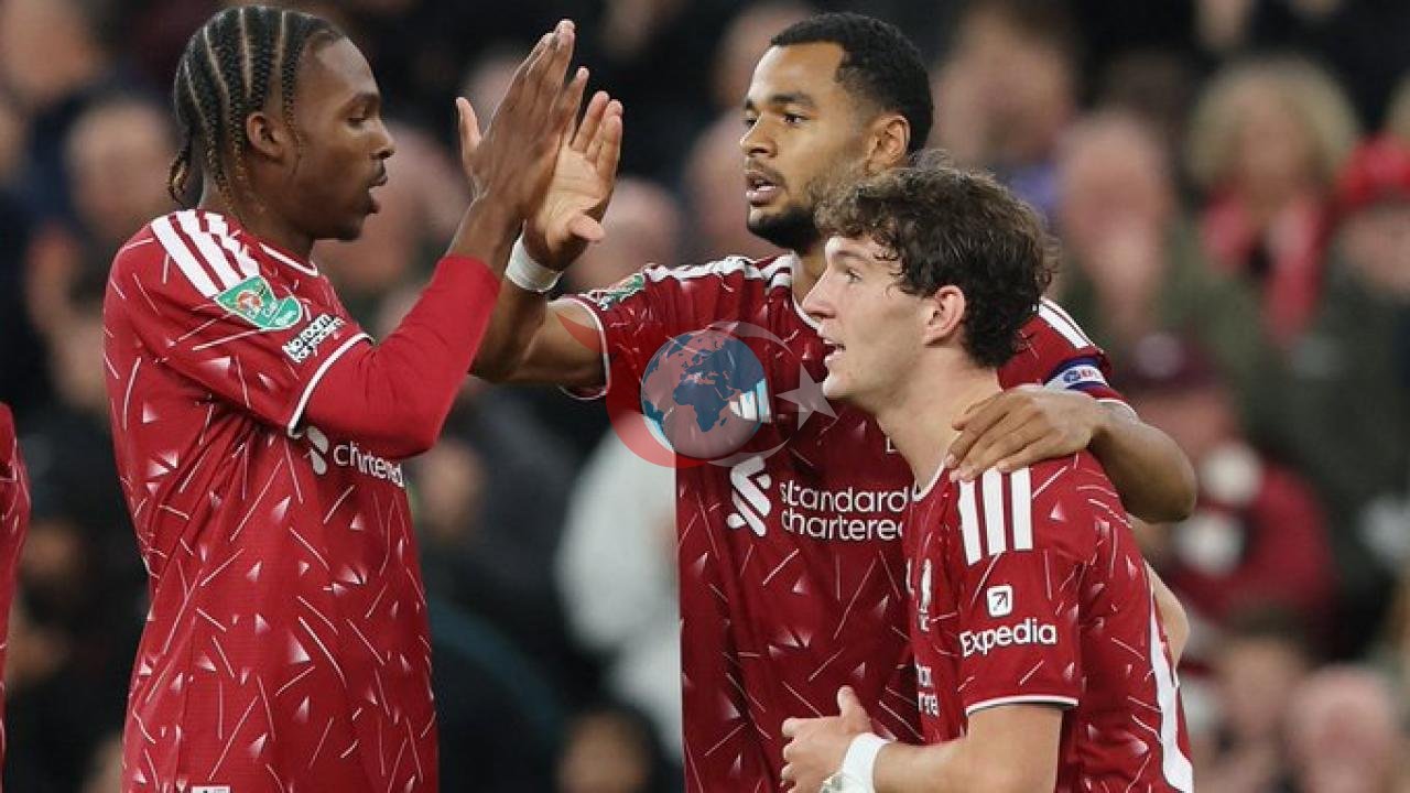 Anfield'da Dev Düello: Liverpool, Tottenham'ı Saf Dışı Bırakarak Lig Kupası'nda Turladı
