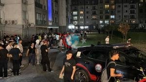 Esenyurt saytı avtoparkında çıxan avtomobil yanğınında tüstüdən təsirlənən 27 adam Esenyurt parkındakı yanğından təsirləndi. Tüstüdən zərər çəkən 27 nəfər xəstəxanaya çatdırılıb