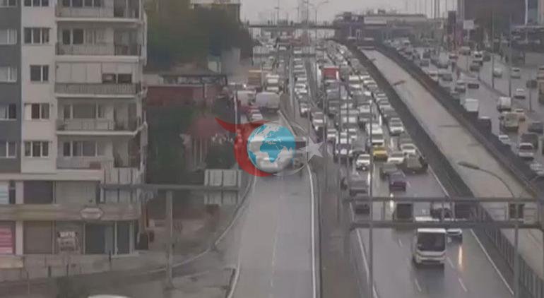 Avcılarda mikroavtobus qəzası: 8 yaralı
