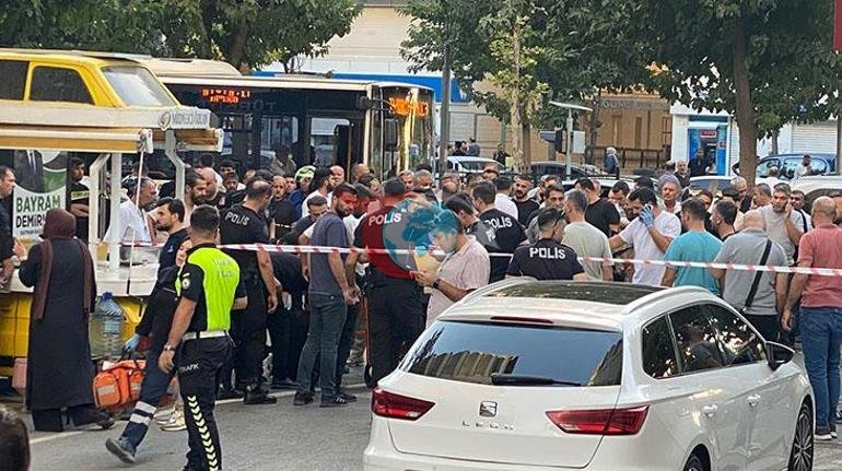 Batmanda cadde ortasında kavga 2si yoldan geçiyordu... 3 kişi yaralandı