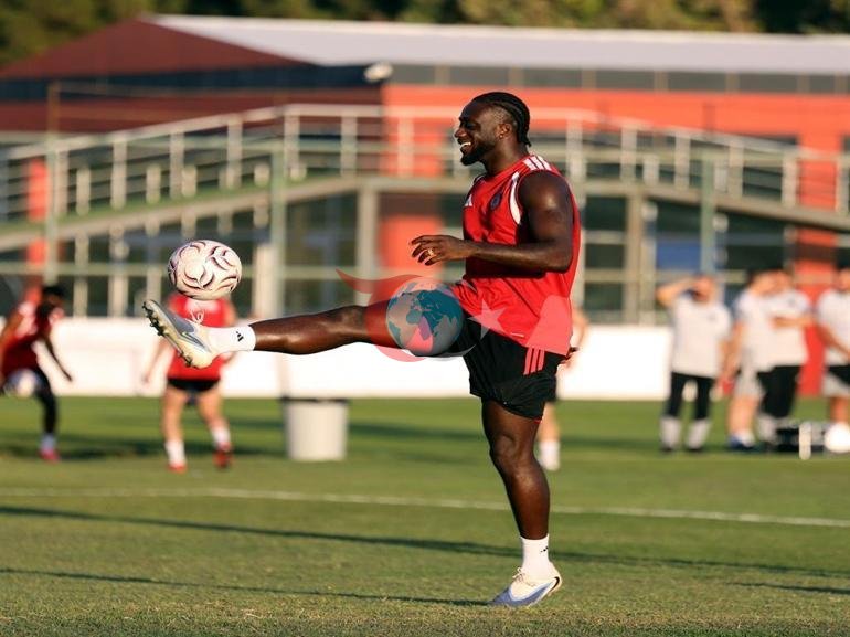 Myenty Abena: Xal fərqinin olması bu matçı daha vacib edir