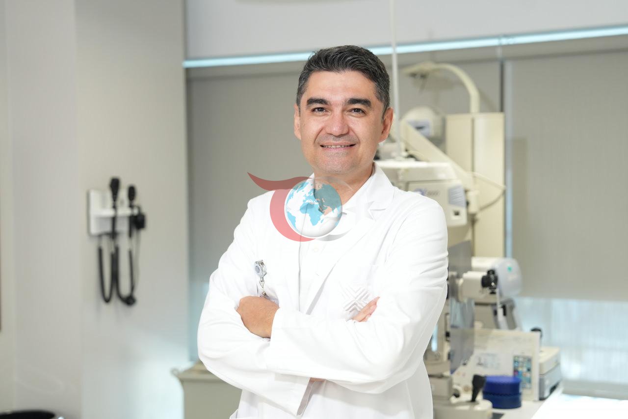 Medipol Bahçelievler Üniversite Hastanesi Göz Hastalıkları Uzmanı Prof. Dr. Ali Rıza Cenk Çelebi