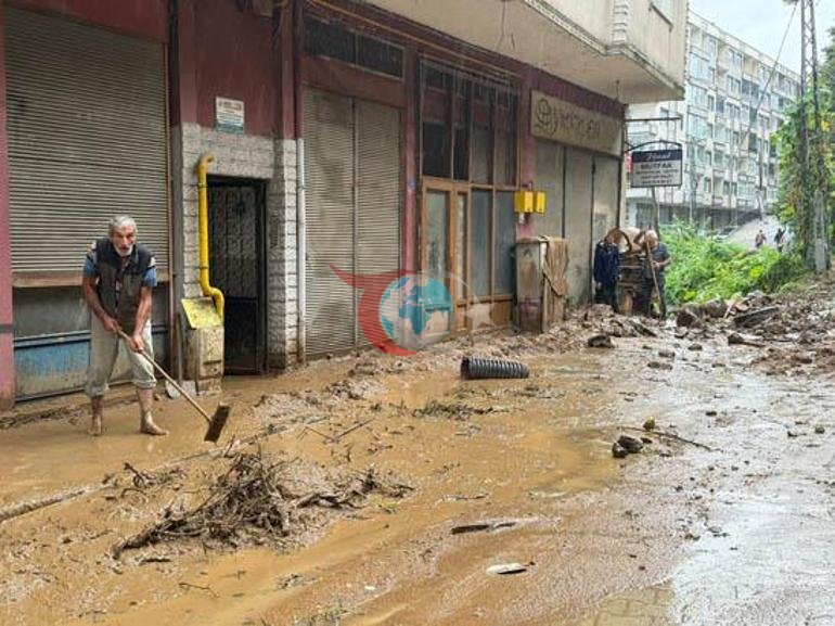 Üç kenti sağanak vurdu, bilanço ağır İşte bölgeden görüntüler