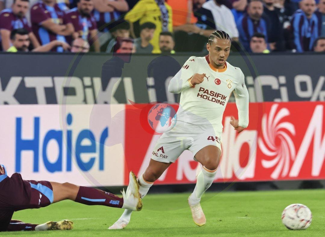 Savichning Sanega qarshi kurashi. (Tasvir beIN Sports'dan olingan)