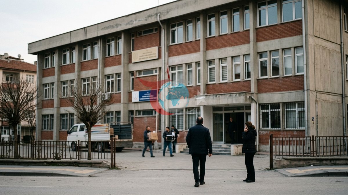 Kahramanmaraşda 10 adamyň janyny ýitiren mekdebi üçin çalt karar: Milli bilim binasyna öwrüler