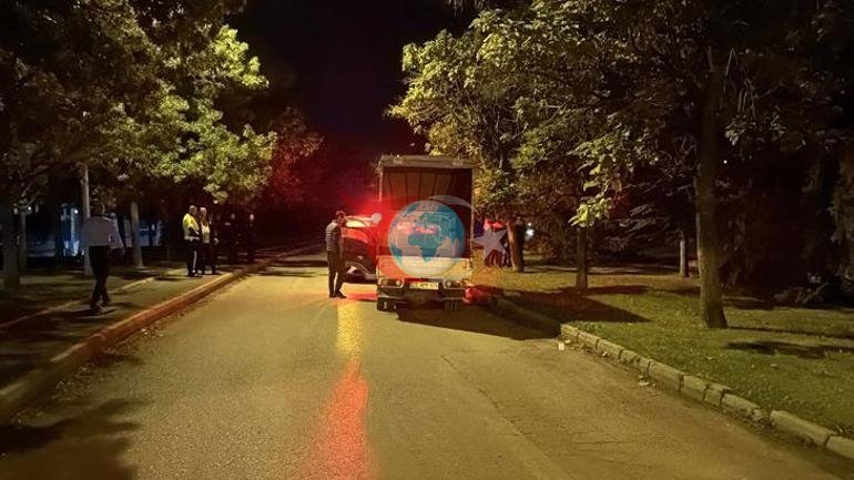 Eşi tarafından zorla tutulduğu kamyonetin kapısını açıp kendini yola attı
