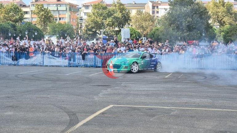 Tekirdağda Drift festivalı nəfəs kəsdi. 120 xüsusi vasitə parketə çıxdı, yeri tüstü bürüdü