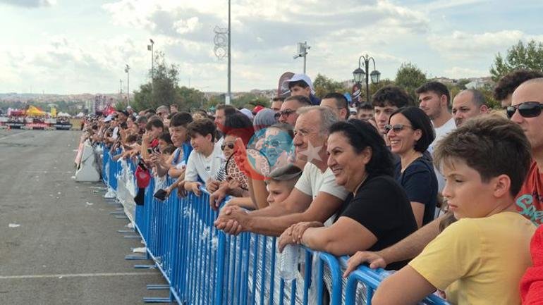 Tekirdağda drift festivalı nəfəs kəsdi. 120 xüsusi vasitə parketə çıxdı, yeri tüstü basdı.