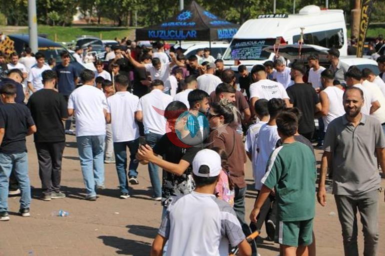 Kapıları tersten açılıyor, ses sistemiyle dikkat çekiyor Diyarbakır’da modifiyeli araç şöleni