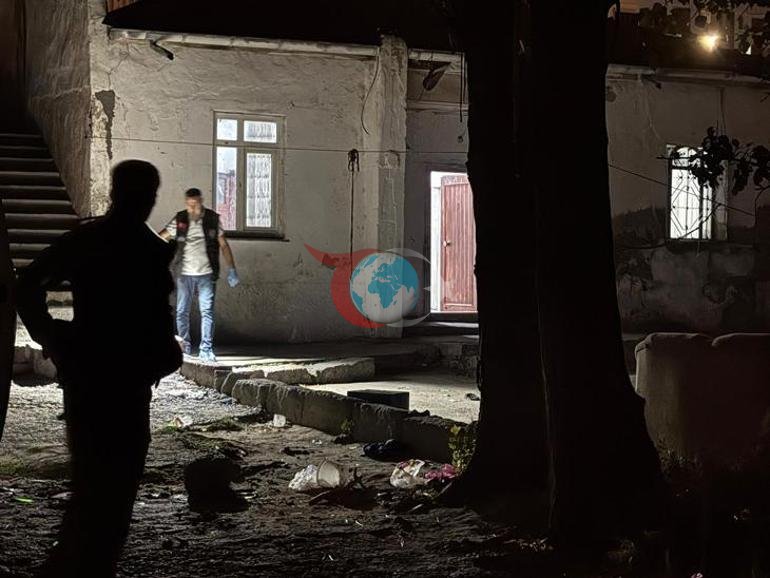 Dehşete düşüren olay 12 yaşındaki çocuk evinde bıçaklı saldırıya uğradı