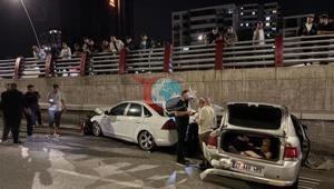Kayseride 3 otomobilin birbirine girdi 2 yaralı