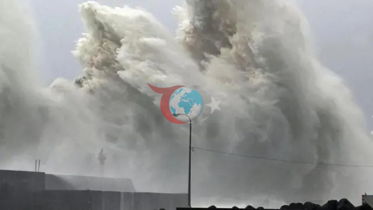 Japonya'da Dujuan Tayfunu Alarmı: Yaklaşık 2 Milyon Kişi İçin Acil Tahliye Uyarısı