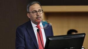 Dr. Mehmet Kasapoğlu, kamu yönetimi öğrencileriyle buluştu