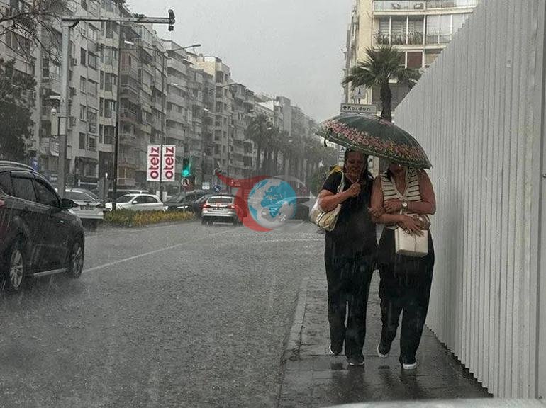 Şimşək çaxır İstanbula AKOM günü verdi: Havanın temperaturu birdən 6-8 dərəcə düşəcək