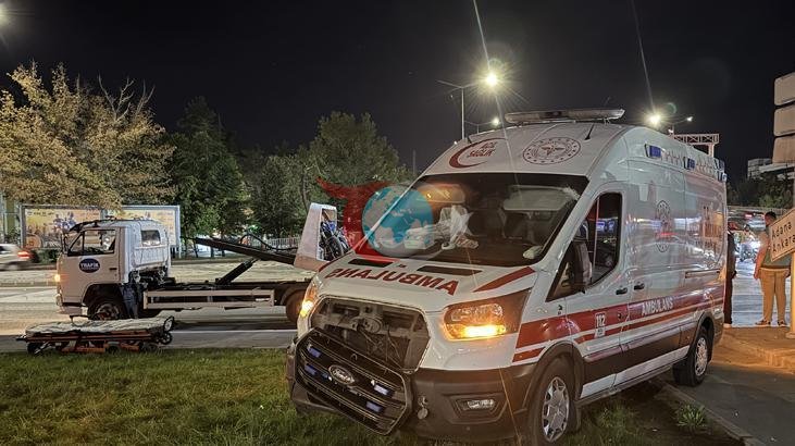 Kayseri'de Feci Kaza: Hasta Taşıyan Ambulans ile Otomobil Çarpıştı, 6 Yaralı
