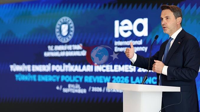 Bakan Bayraktar Türkiye'nin Yeni Enerji Vizyonunu Açıkladı: Elektrifikasyonda Büyük Hamle Başlıyor