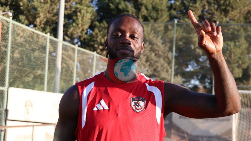 Gaziantep FK'nin Savunma Bakanı Abena'dan Kolektif Oyun Vurgusu: "Başarının Sırrı Takım Ruhu"
