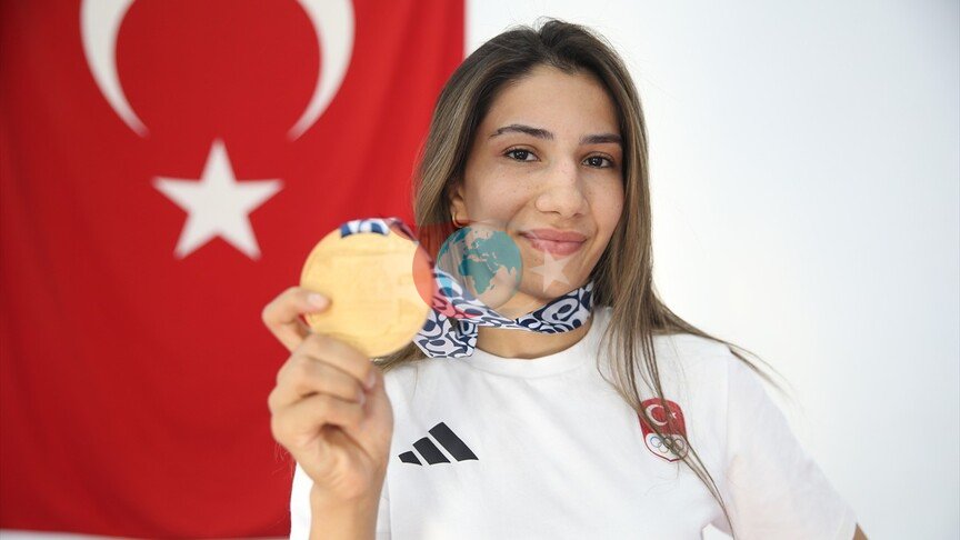 Şampiyon Ablasının İzinde: Zehra Demirhan Akdeniz Oyunları'nda Altın Madalyaya Uzandı