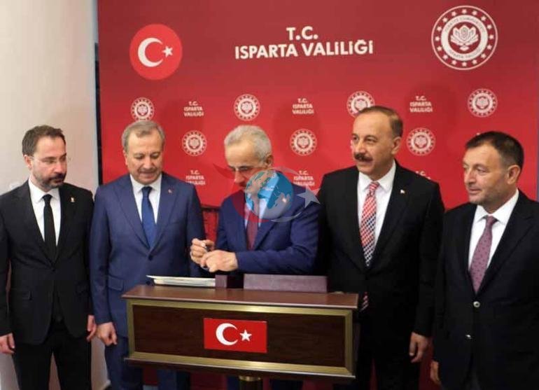 Ministr Uraloğlu: Käbir adamlar şehitleriň jaýlanyşynyň