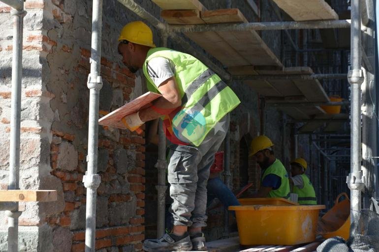 AK Partili ฤฐnan: Gelsinler, buradaki รงalฤฑลmayฤฑ incelesinler