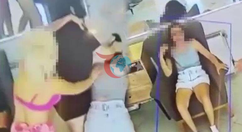 4 qadın bir-birinə girdi Başını tutub masaya dəfələrlə vurdu