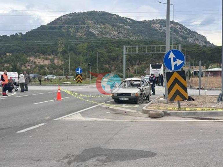 Yolcu otobüsü otomobille çarpıştı: 2 ölü