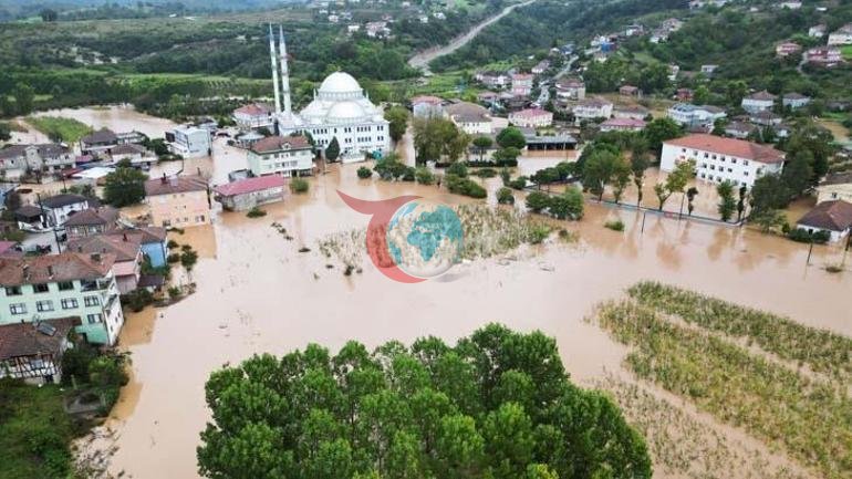 İki gün durmadan yağan yağmur felakete dönüştü Bir ilçe sular altında