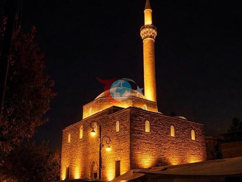Bakan Ersoy: Diyarbakır ve Bingöl’deki 6 cami 2 Ekimde yeniden ibadete açılacak