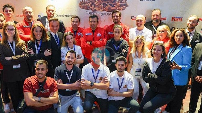 Şanlıurfada TEKNOFEST coşkusu Selçuk Bayraktar Demirören Medya standını ziyaret etti