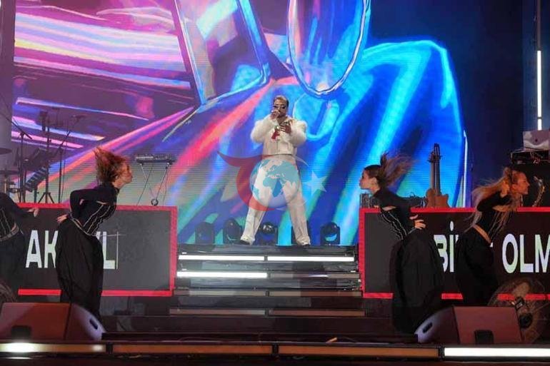 Diyarbakır Kültür Yolu Festivali’nde Sefo, konser verdi