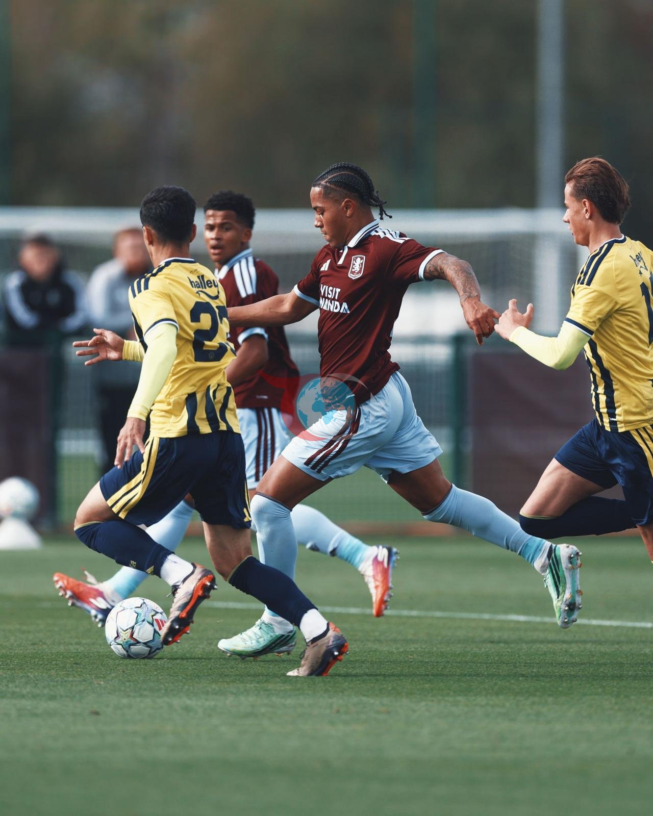 UEFA Gençlik Ligi'nde Fenerbahçe U19 takımı Aston Villa'ya 2-1 mağlup oldu