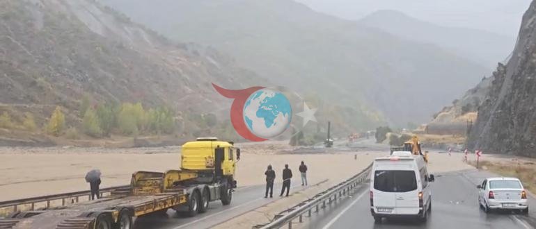 Erzincan-Erzurum yolunda ulaşım durdu, sürücülere uyarı